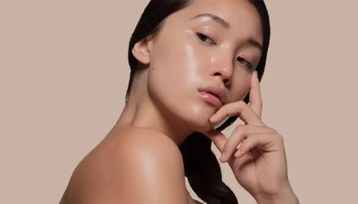 Comment-Obtenir-la-Glass-Skin-Guide-Ultime-pour-une-Peau-Brillante-comme-un-Miroir Ullivia